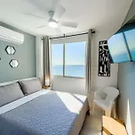 Alojamiento con Vista Y Salida al Mar